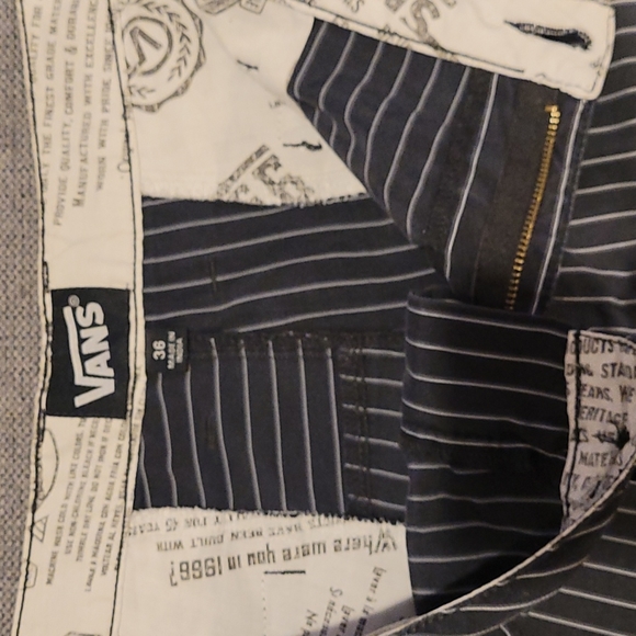 VANS SHORTS - Picture 3 of 3